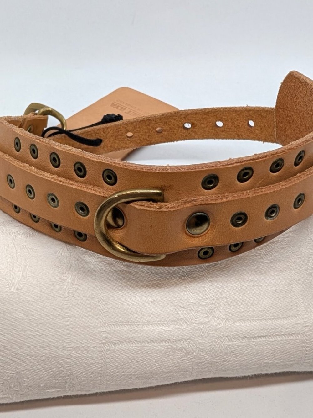 Fleet Ilya Classic Leather Collar Studs Grommets D-Ring Natural Tan New NWT - Picture 3 of 7